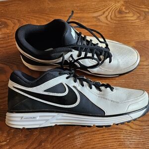 Nike Lunarlon MVP Pregame shoes